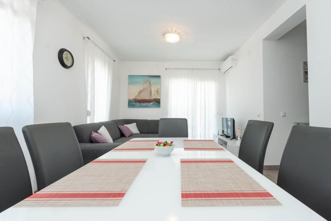 Crowonder Luxury Vir- 6 New Apartments For Families With Playground For Kids Exterior foto