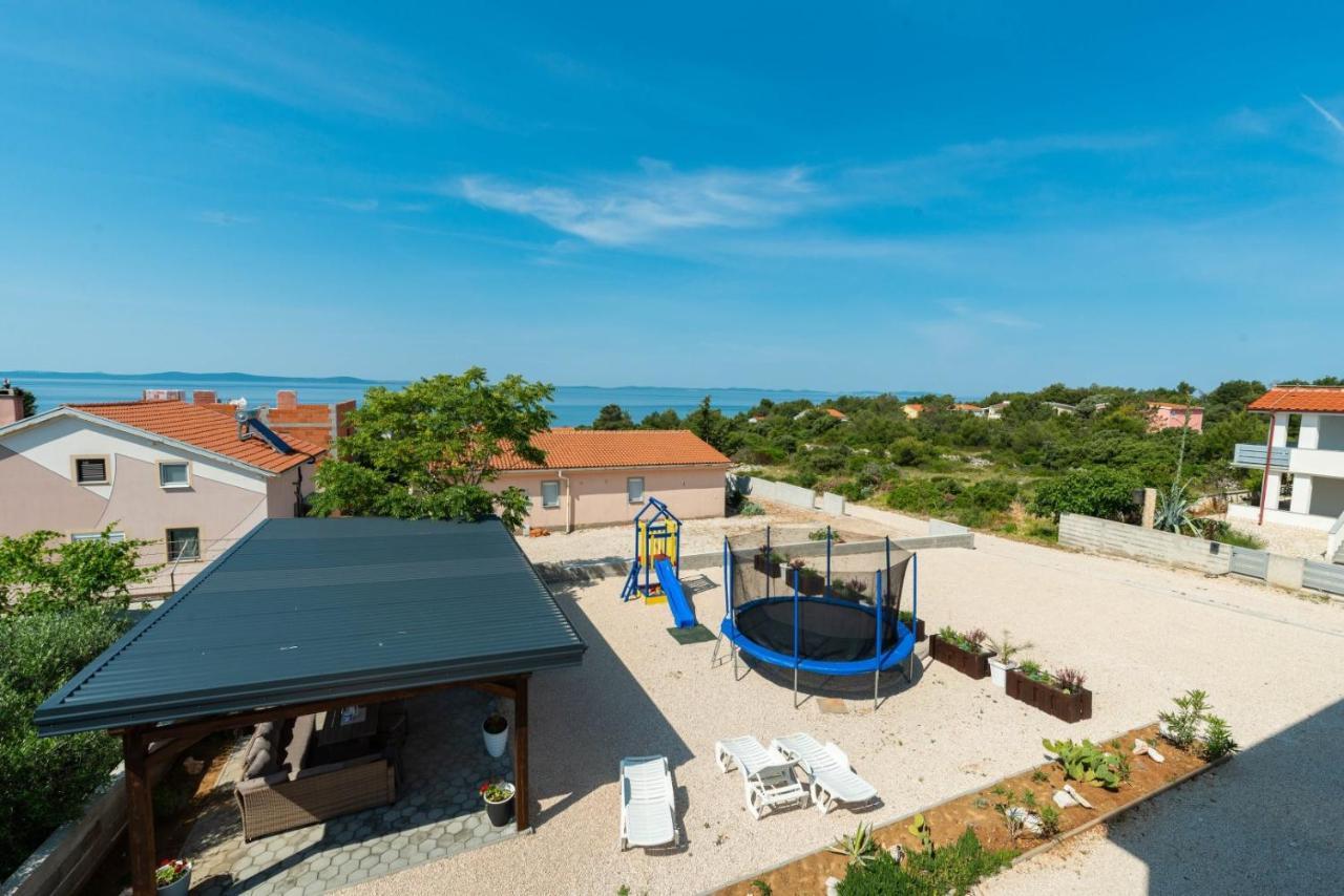 Crowonder Luxury Vir- 6 New Apartments For Families With Playground For Kids Exterior foto