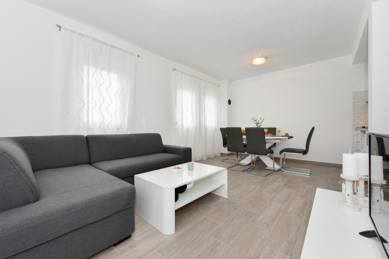 Crowonder Luxury Vir- 6 New Apartments For Families With Playground For Kids Exterior foto