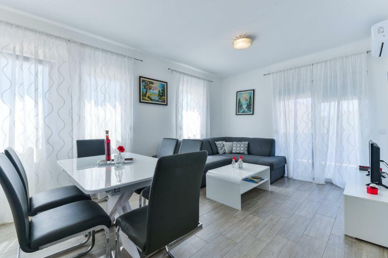Crowonder Luxury Vir- 6 New Apartments For Families With Playground For Kids Exterior foto