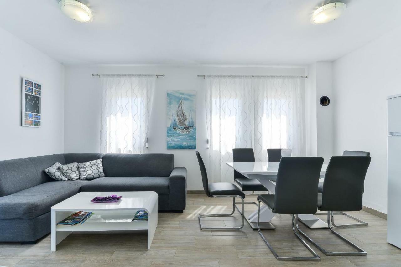 Crowonder Luxury Vir- 6 New Apartments For Families With Playground For Kids Exterior foto